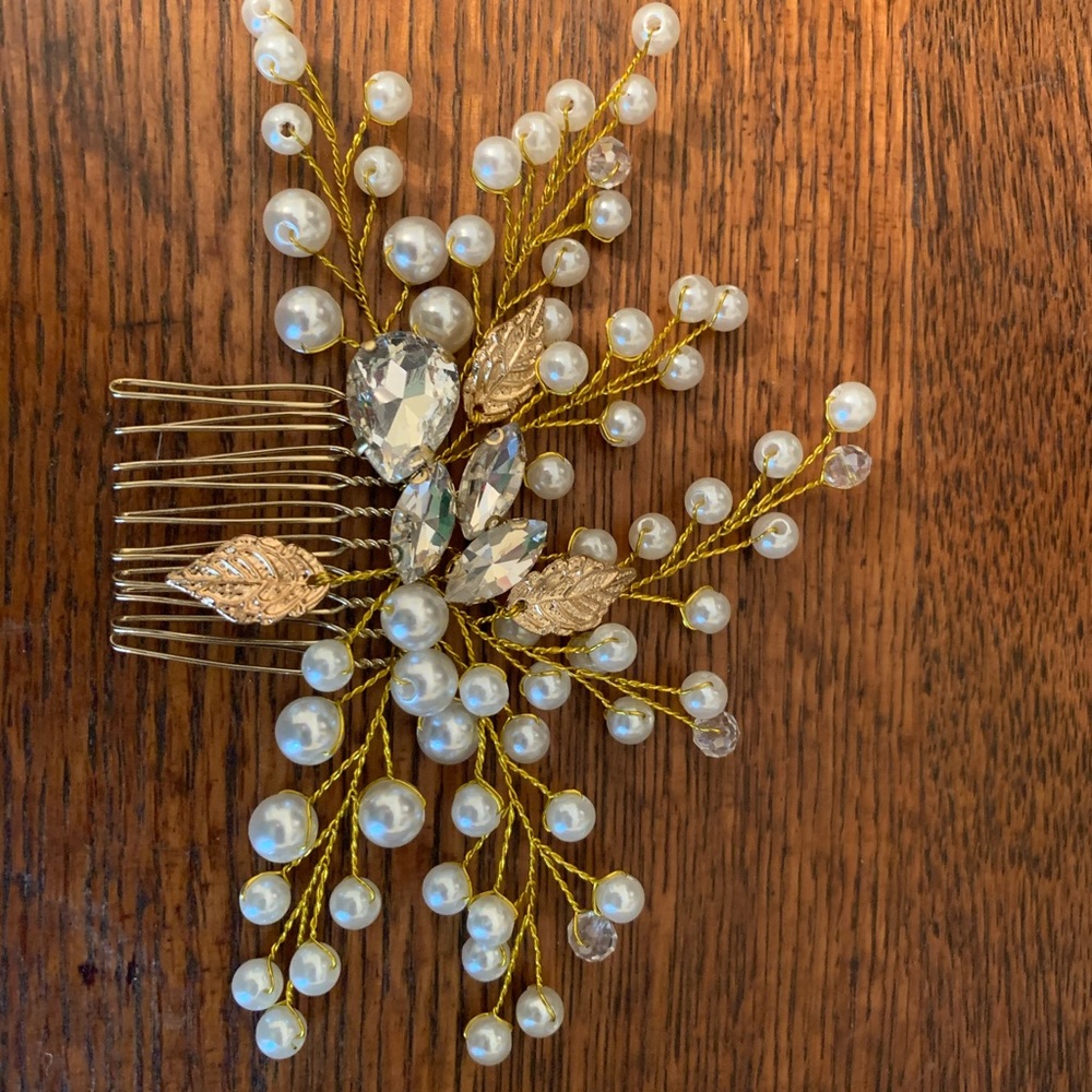 Rhinestone and pearl bridal hairpiece